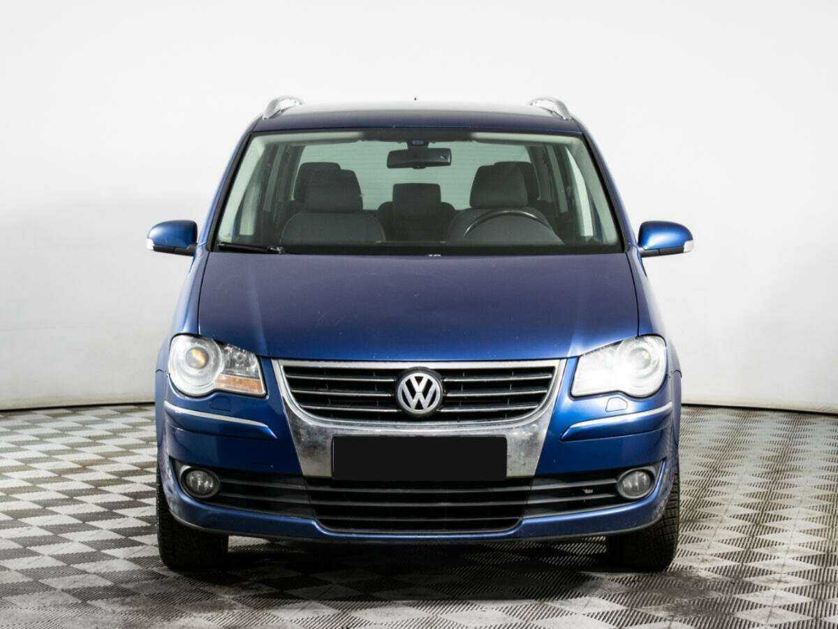 Volkswagen Touran с пробегом — 2008 год. Фото: #1