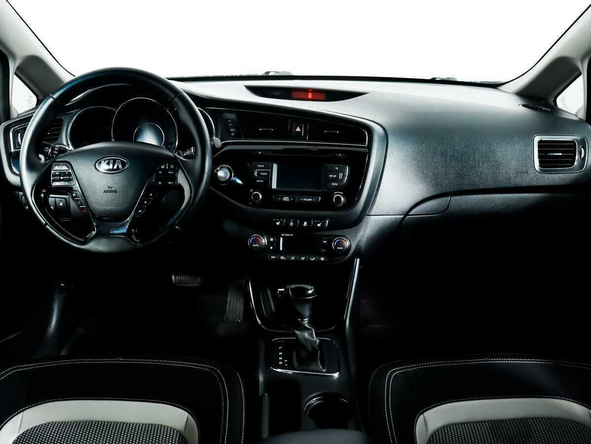 Kia Ceed с пробегом — 2015 год. Фото: #10