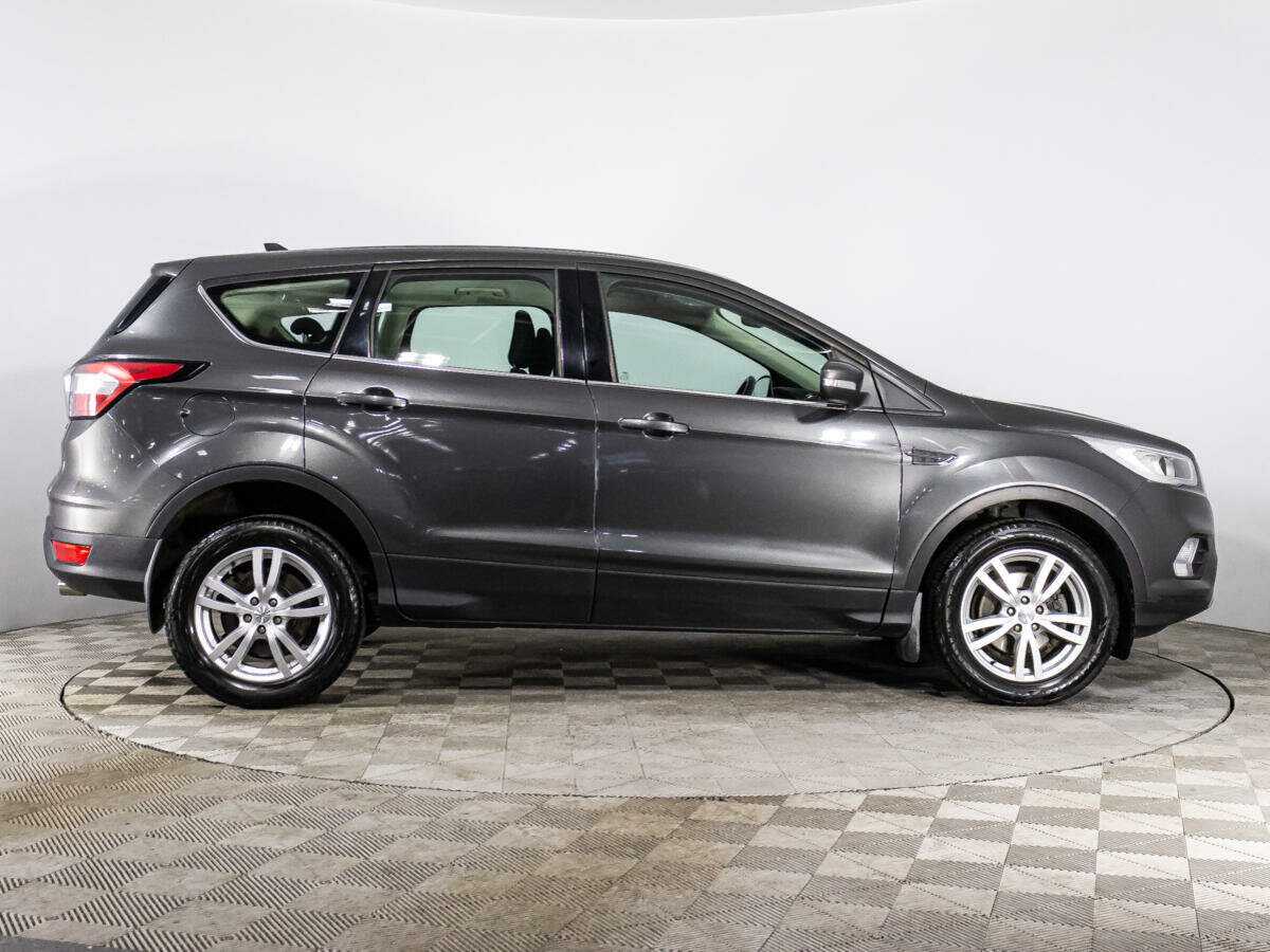 Ford Kuga с пробегом — 2017 год. Фото: #3