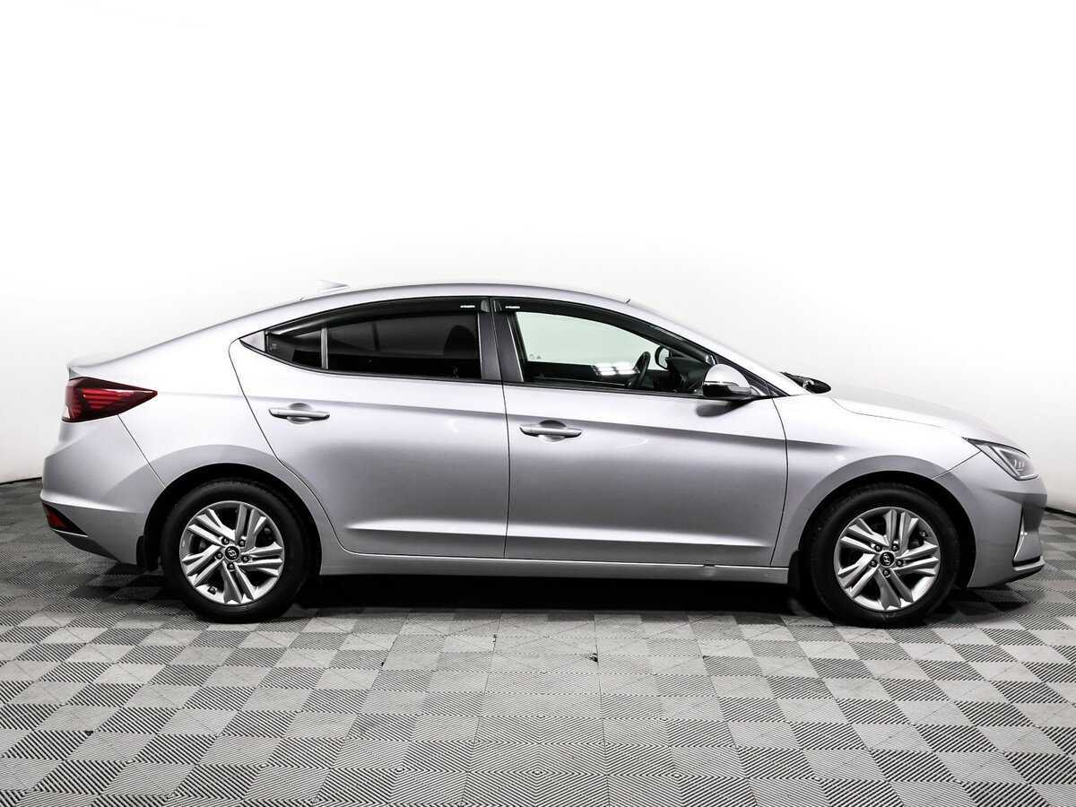 Hyundai Elantra с пробегом — 2020 год. Фото: #3