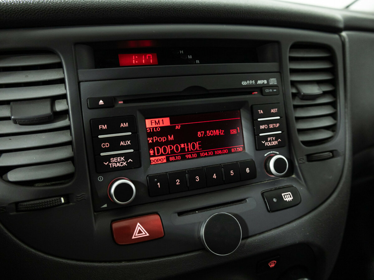 Kia Rio с пробегом — 2011 год. Фото: #14