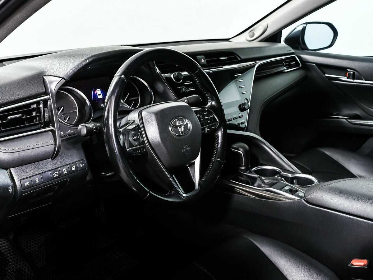 Toyota Camry с пробегом — 2019 год. Фото: #11