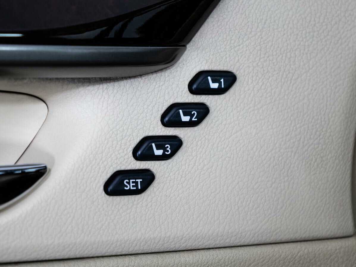 Lexus ES с пробегом — 2014 год. Фото: #19