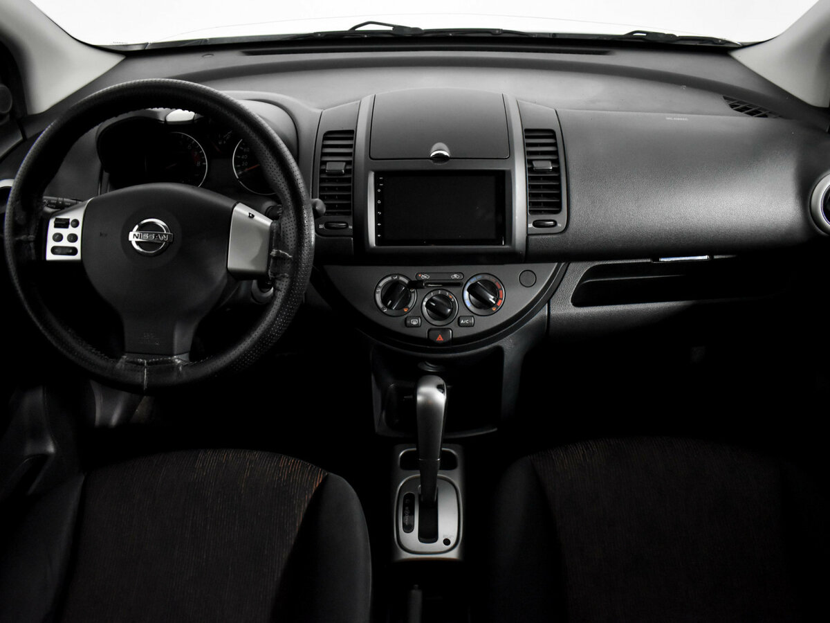 Nissan Note с пробегом — 2011 год. Фото: #11