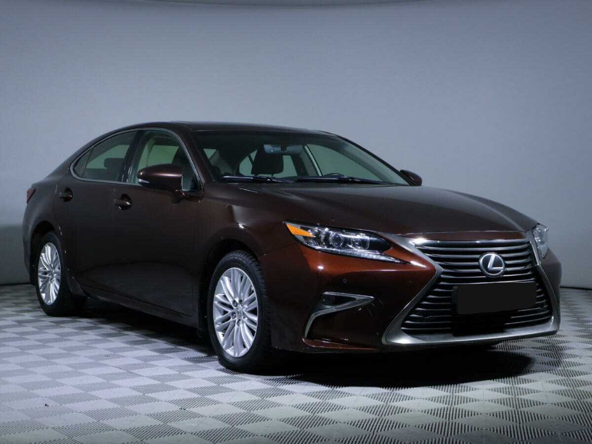 Lexus ES с пробегом — 2016 год. Фото: #2