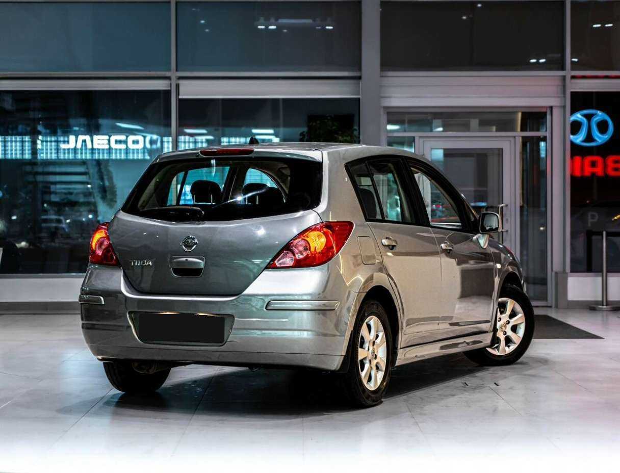 Nissan Tiida с пробегом — 2011 год. Фото: #3
