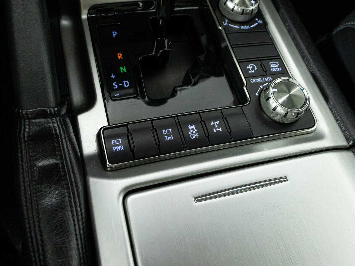 Toyota Land Cruiser с пробегом — 2018 год. Фото: #19