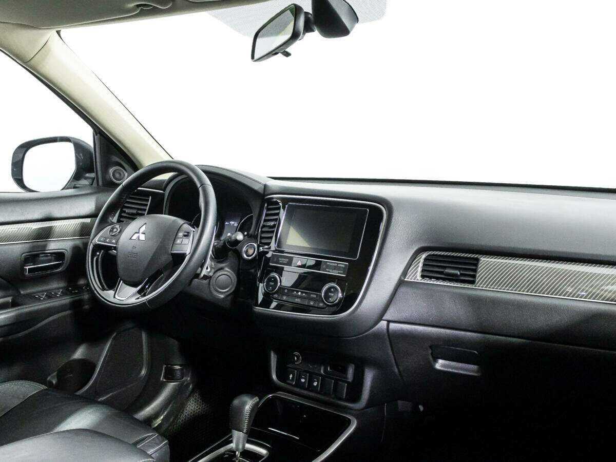 Mitsubishi Outlander с пробегом — 2019 год. Фото: #8
