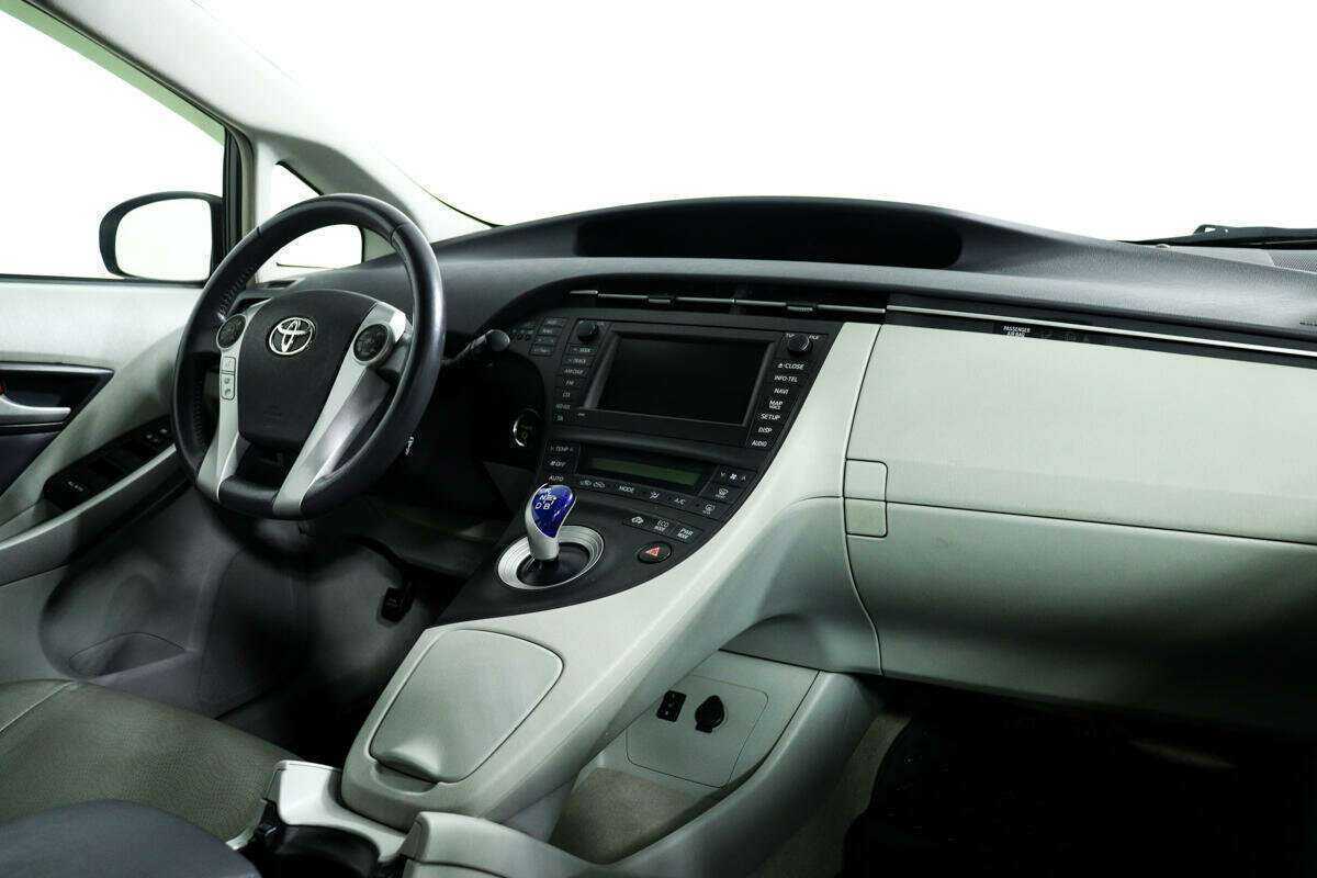 Toyota Prius с пробегом — 2009 год. Фото: #8