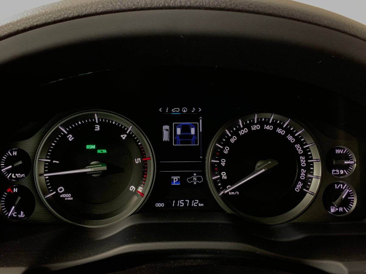 Toyota Land Cruiser с пробегом — 2016 год. Фото: #13
