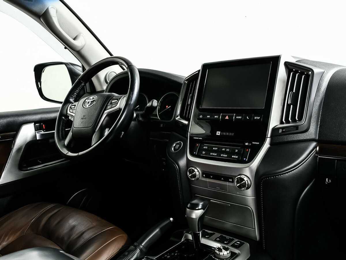 Toyota Land Cruiser с пробегом — 2015 год. Фото: #8