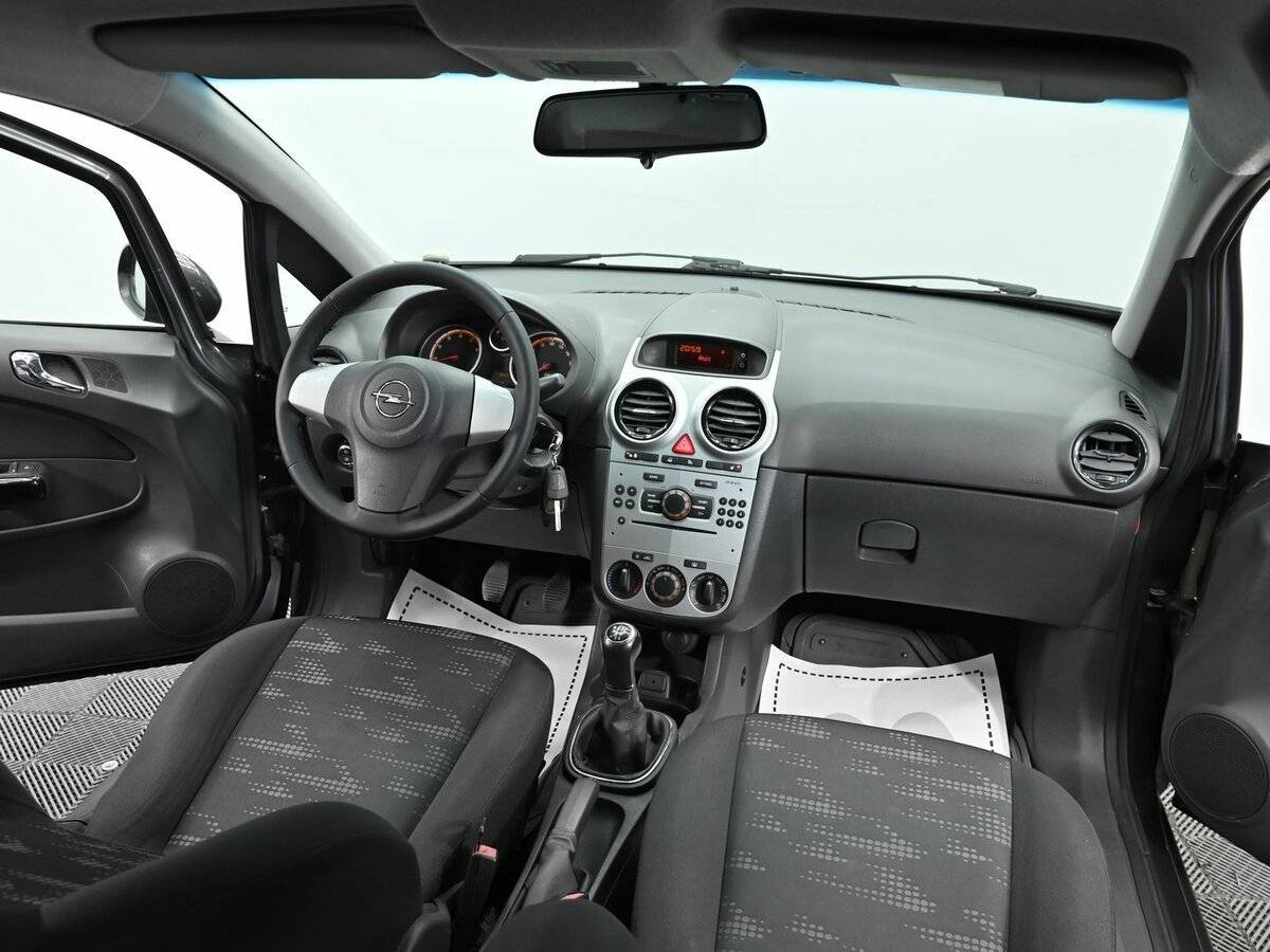 Opel Corsa с пробегом — 2011 год. Фото: #10