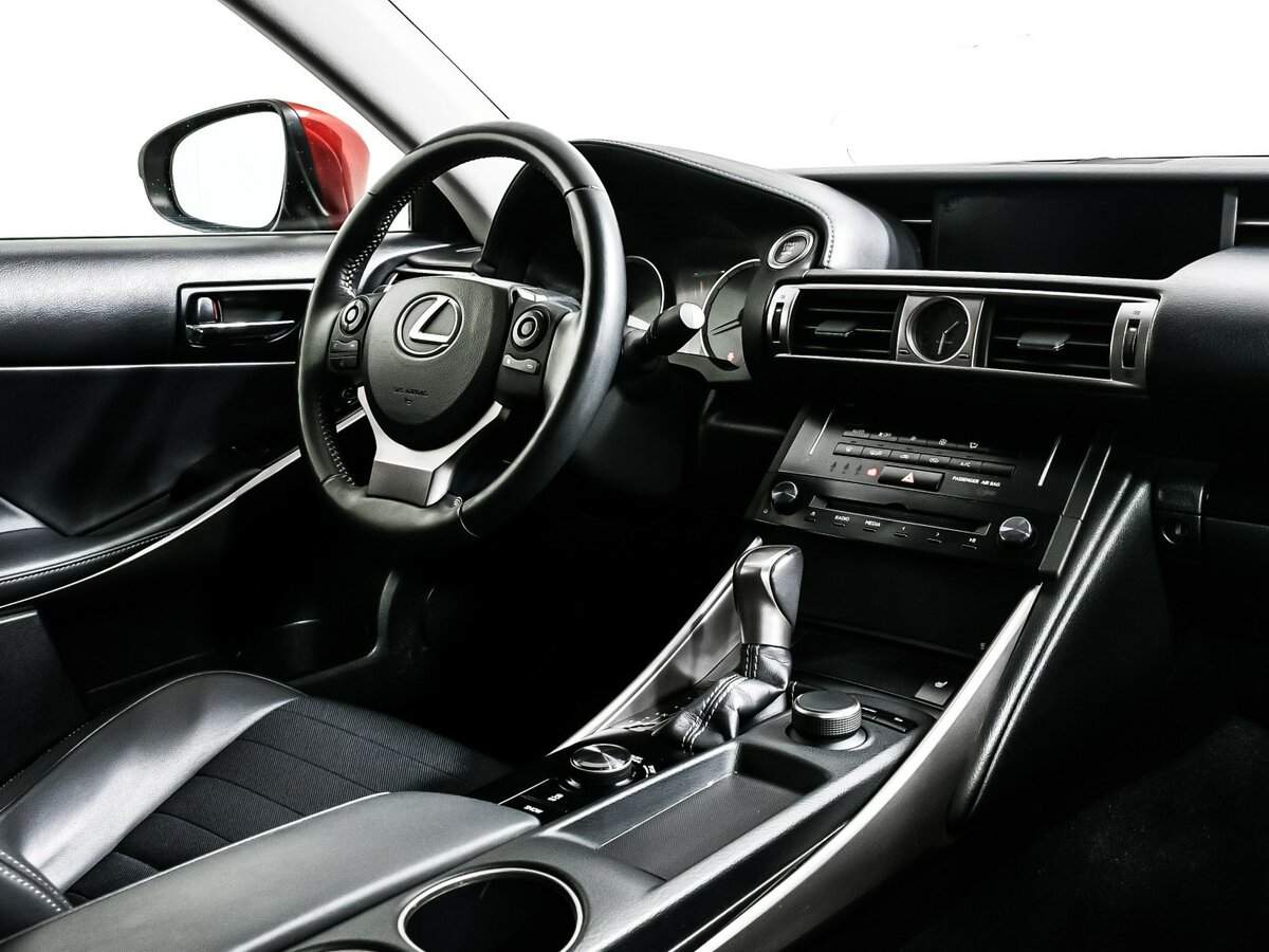 Lexus IS с пробегом — 2014 год. Фото: #8