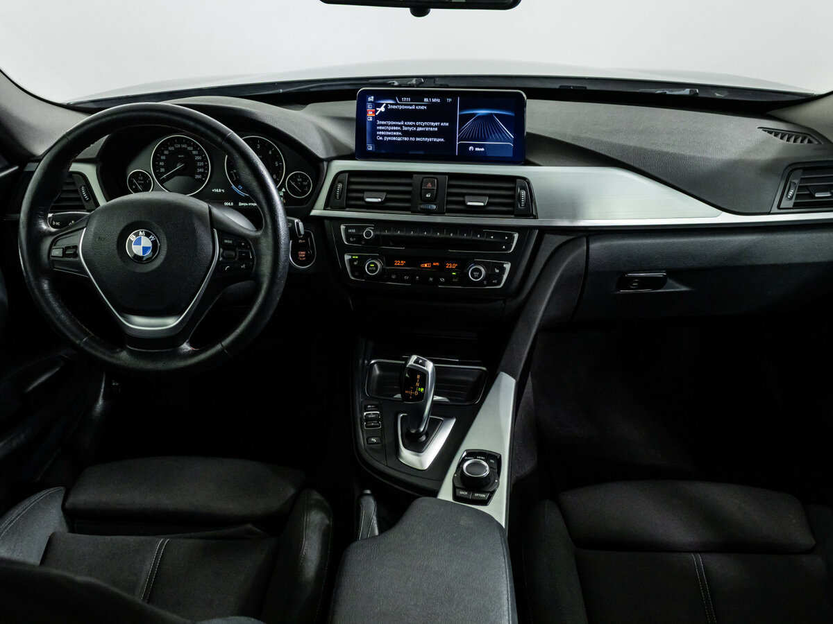 BMW 3 серии с пробегом — 2015 год. Фото: #9