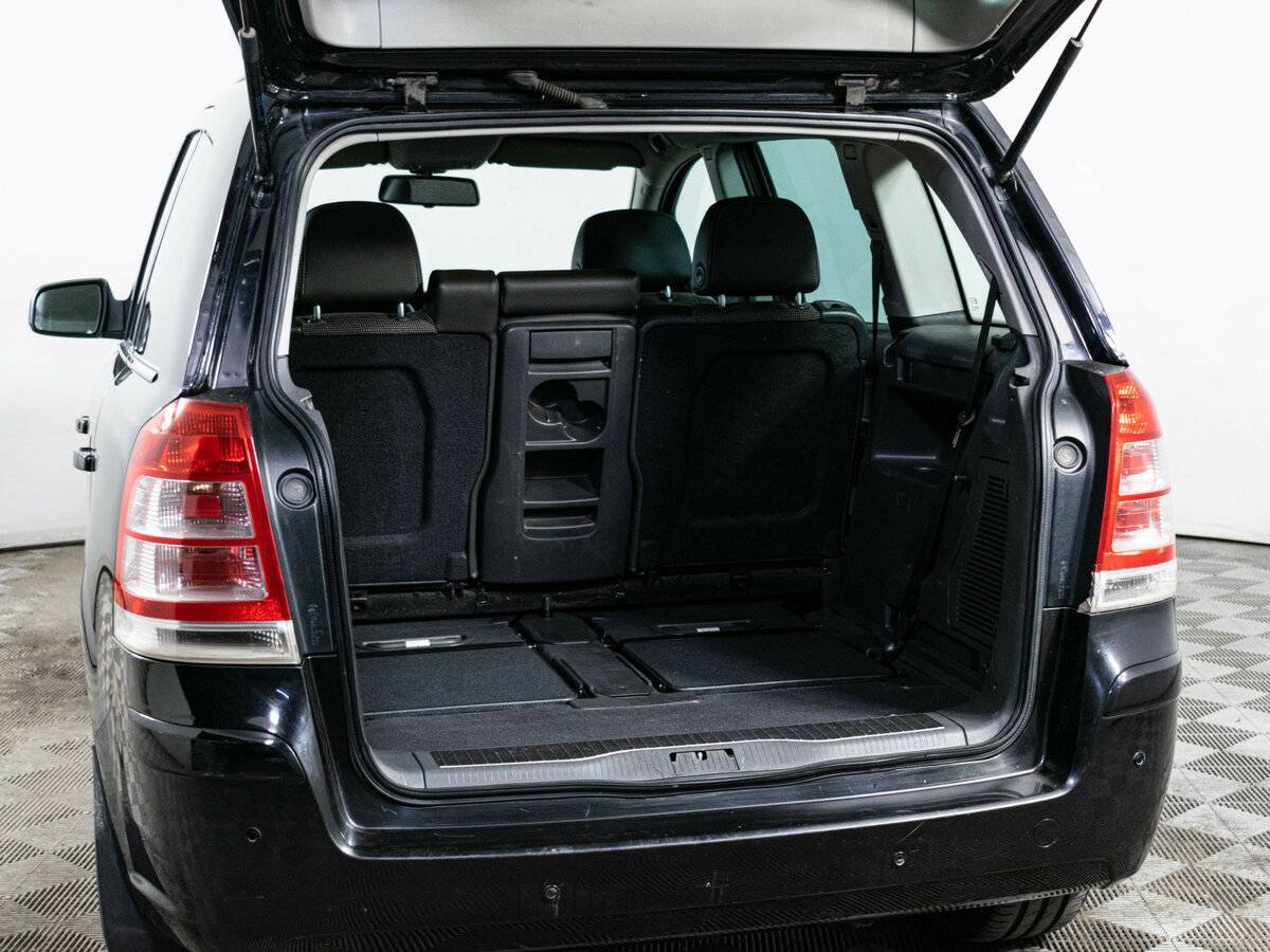 Opel Zafira с пробегом — 2010 год. Фото: #8