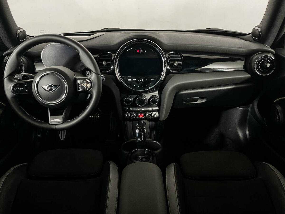 Mini Hatch с пробегом — 2022 год. Фото: #11