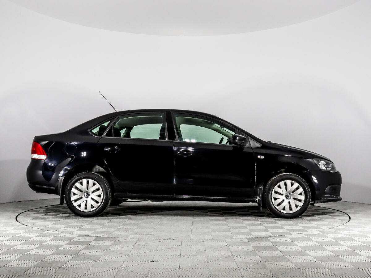 Volkswagen Polo с пробегом — 2012 год. Фото: #3
