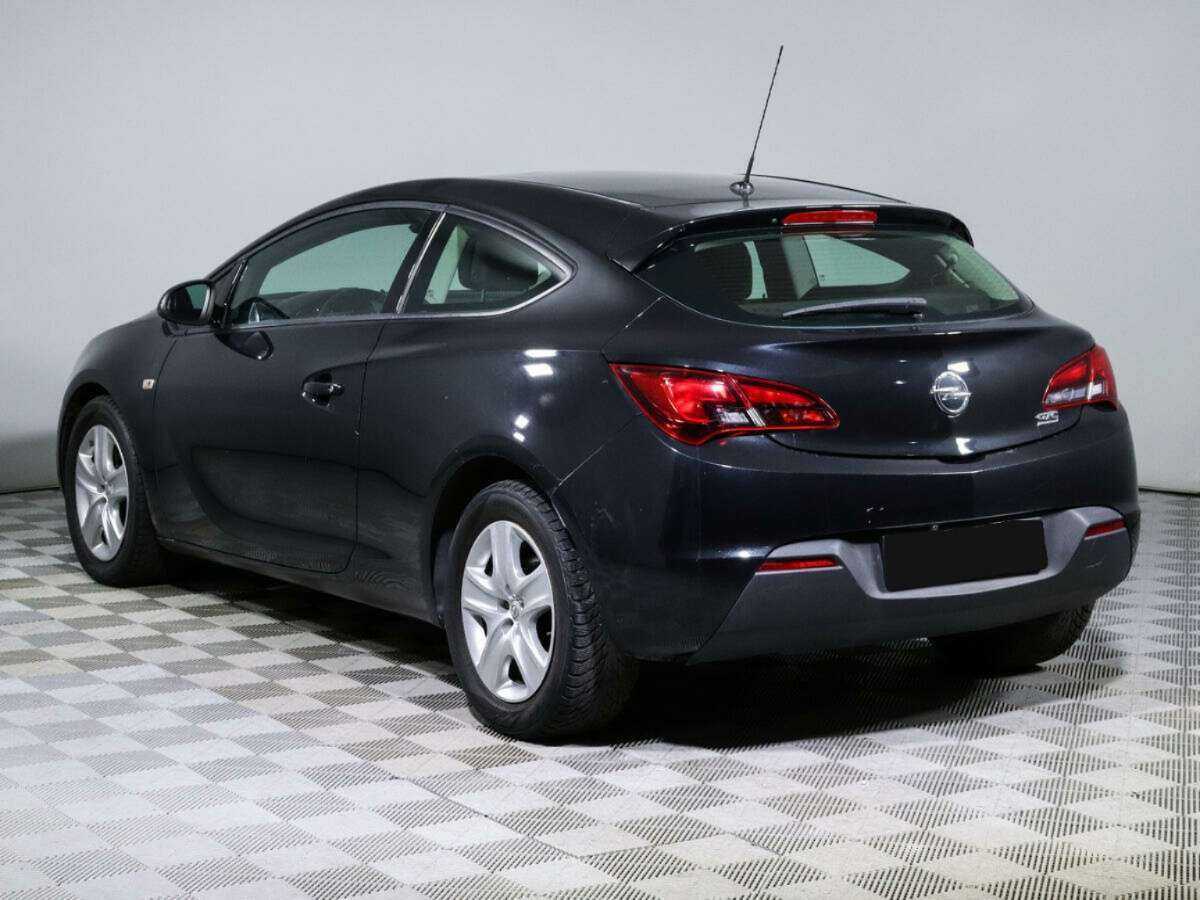 Opel Astra с пробегом — 2014 год. Фото: #6