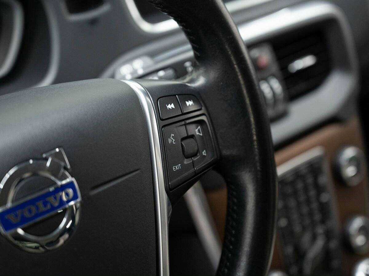 Volvo V40 Cross Country с пробегом — 2015 год. Фото: #17