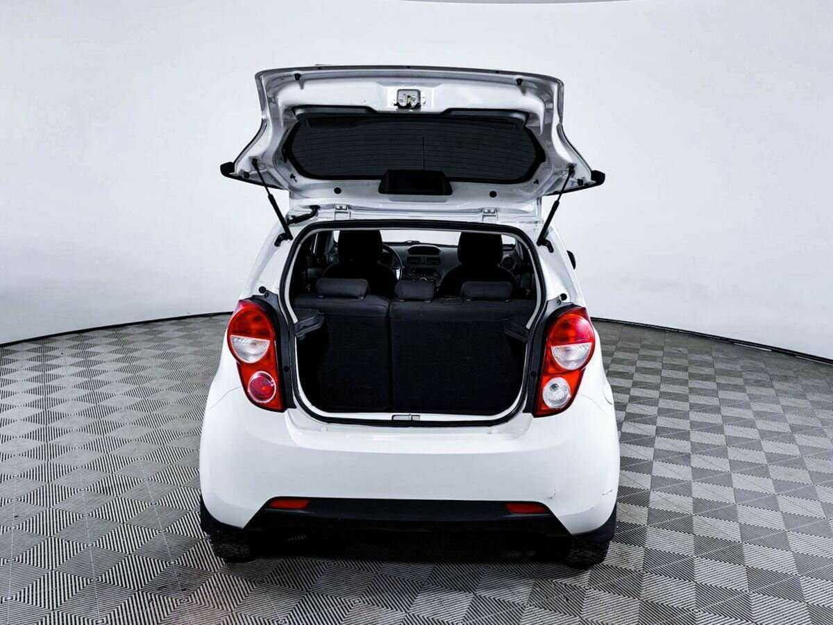 Chevrolet Spark с пробегом — 2013 год. Фото: #9