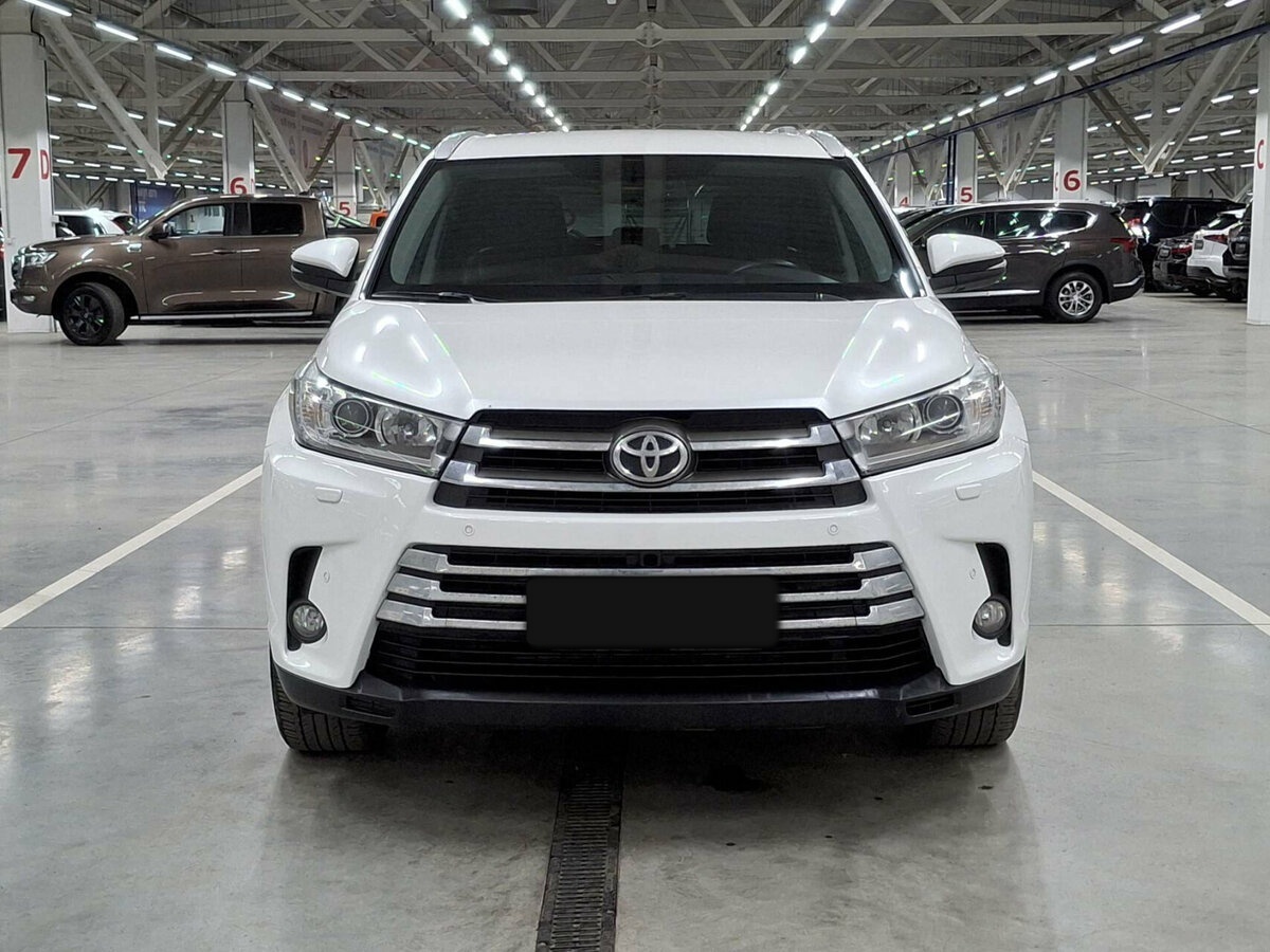 Toyota Highlander с пробегом — 2014 год. Фото: #1
