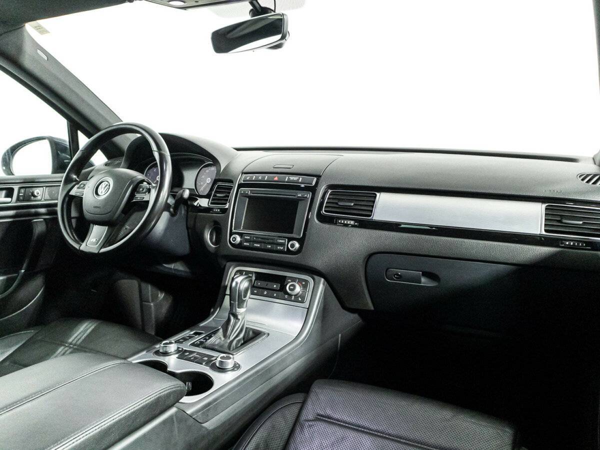 Volkswagen Touareg с пробегом — 2016 год. Фото: #8