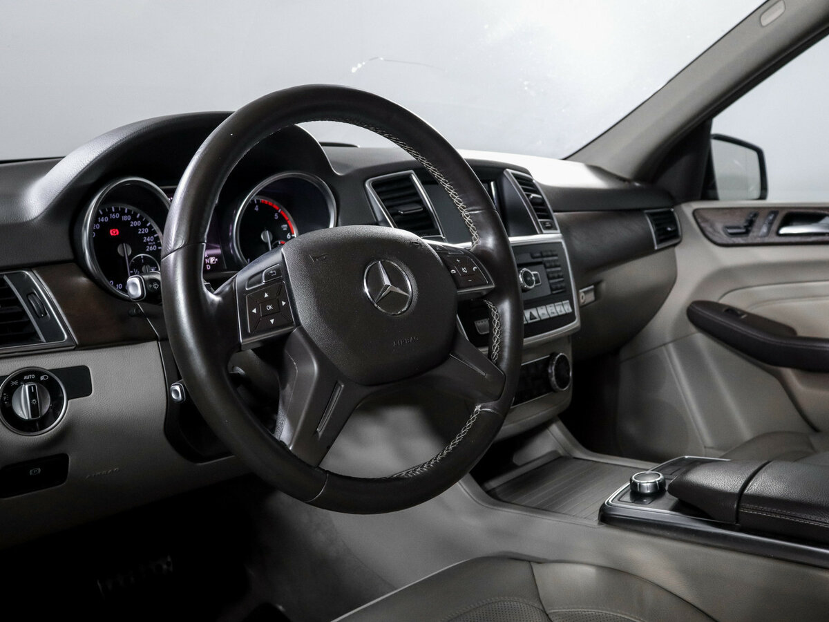 Mercedes-Benz M-Класс с пробегом — 2012 год. Фото: #10