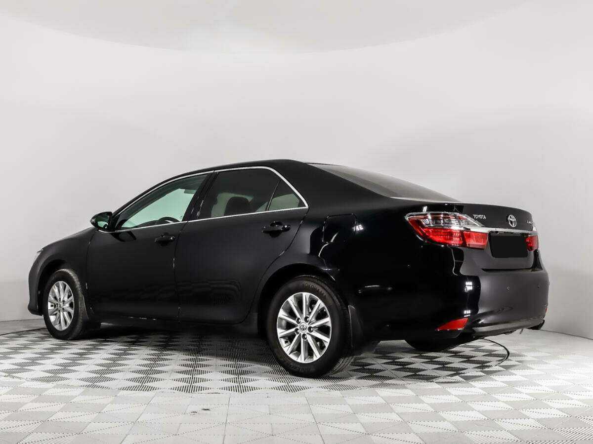 Toyota Camry с пробегом — 2016 год. Фото: #6