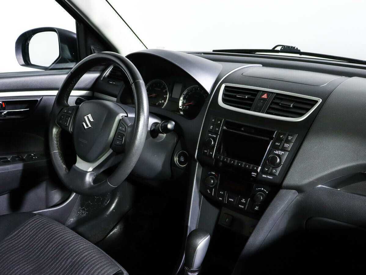 Suzuki Swift с пробегом — 2011 год. Фото: #8