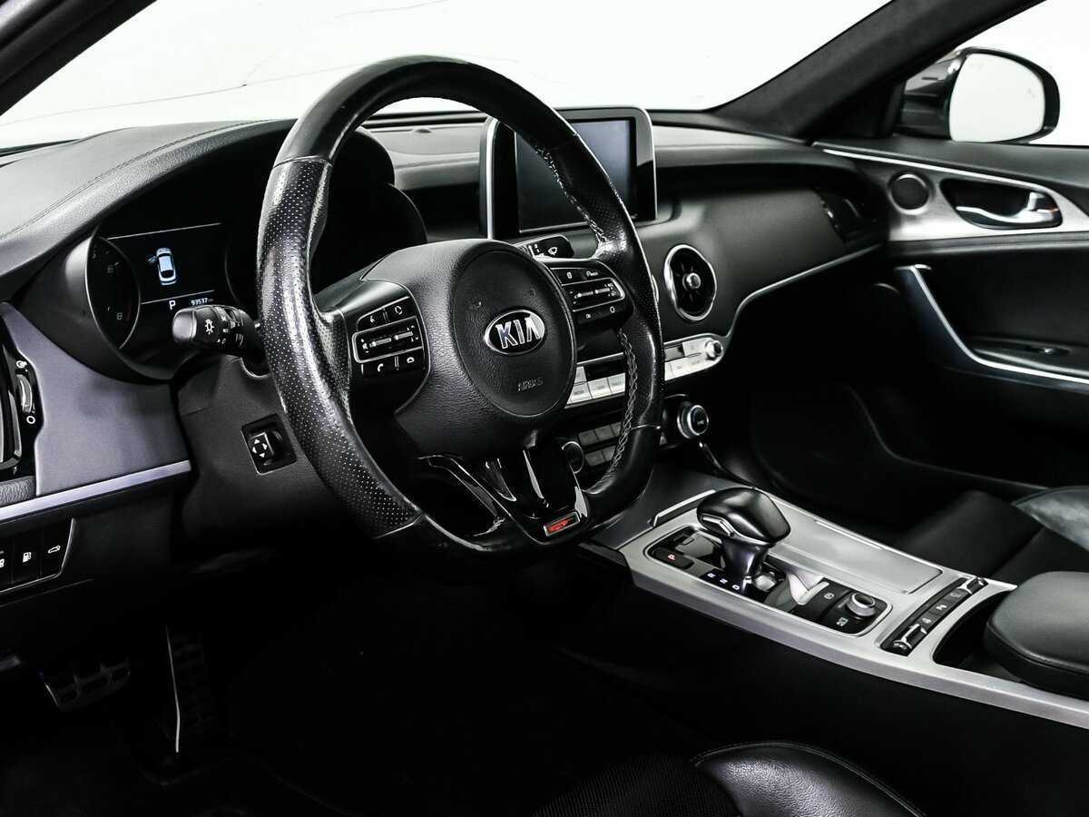 Kia Stinger с пробегом — 2018 год. Фото: #11