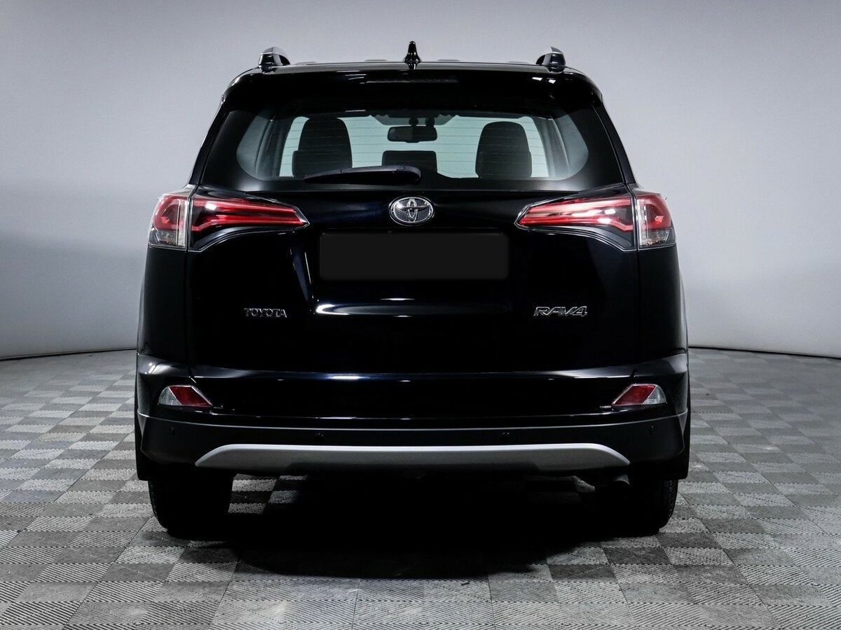 Toyota RAV4 с пробегом — 2018 год. Фото: #5