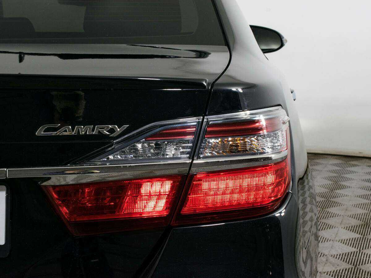 Toyota Camry с пробегом — 2017 год. Фото: #19