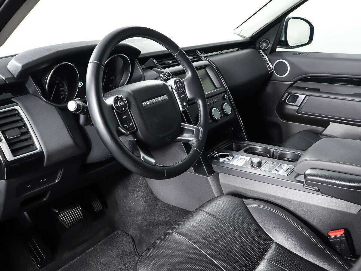 Land Rover Discovery с пробегом — 2018 год. Фото: #14