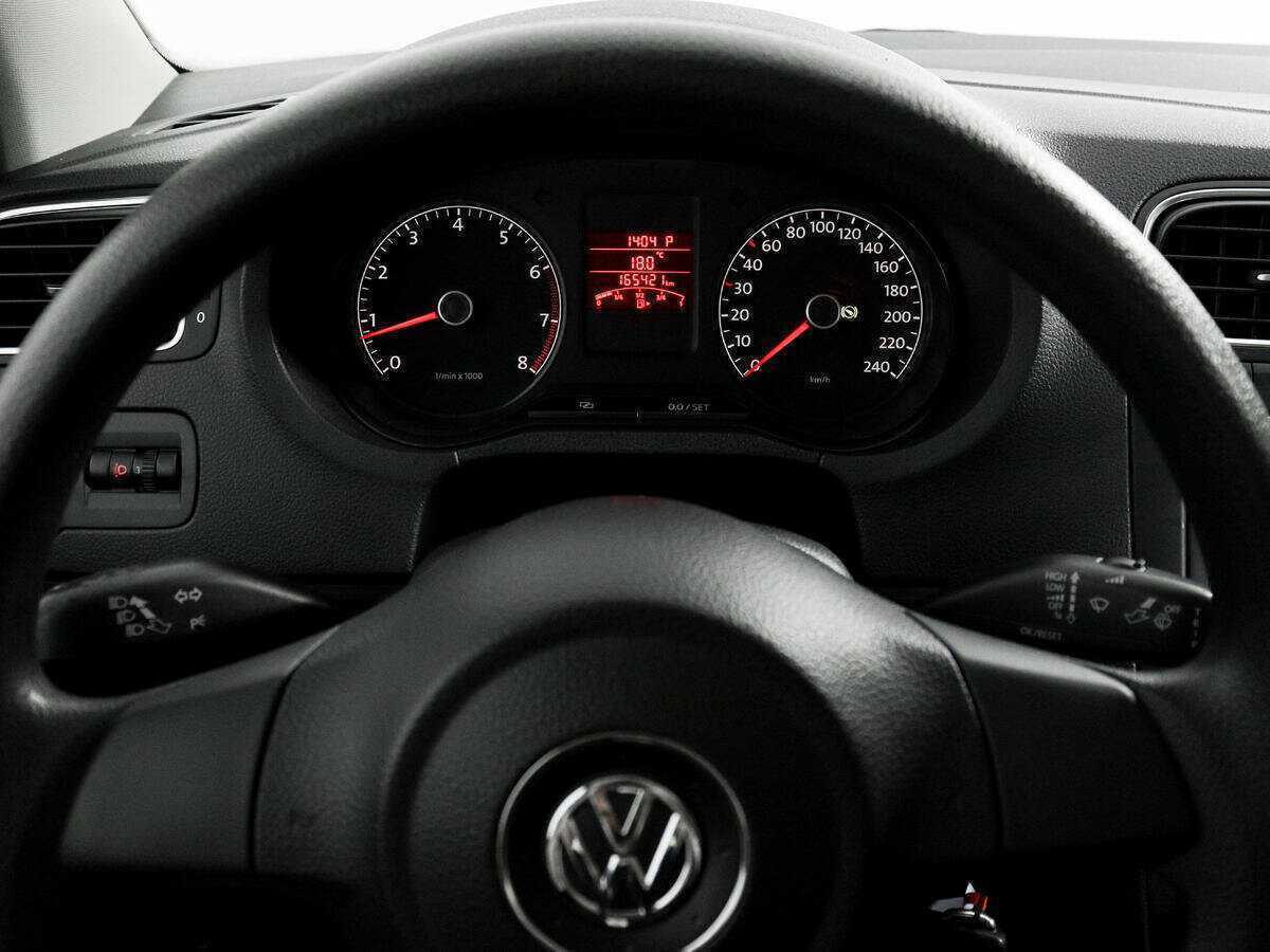Volkswagen Polo с пробегом — 2010 год. Фото: #14