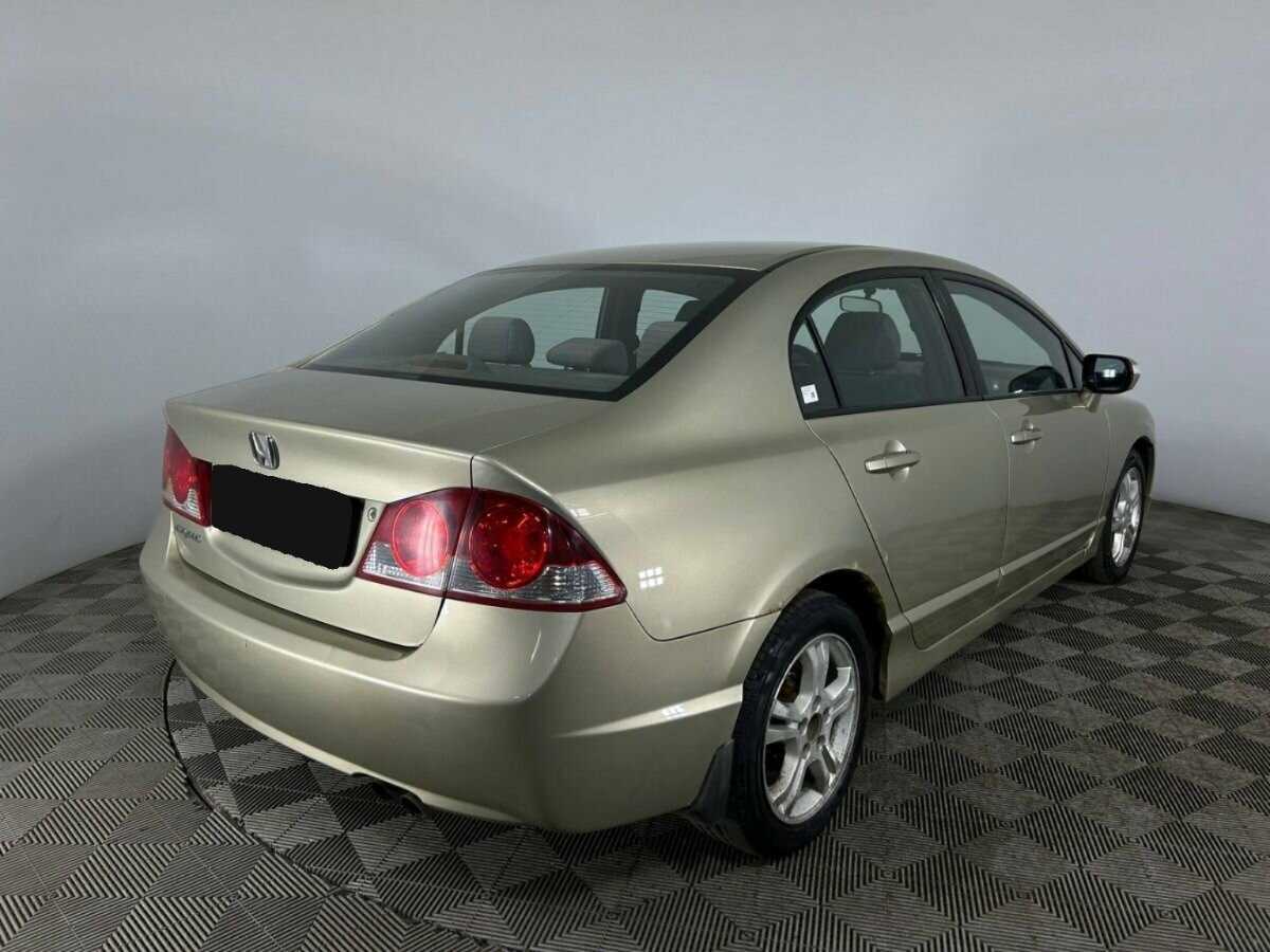 Honda Civic с пробегом — 2007 год. Фото: #4