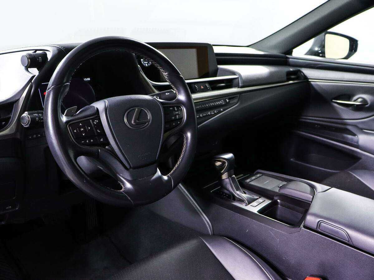 Lexus ES с пробегом — 2020 год. Фото: #10