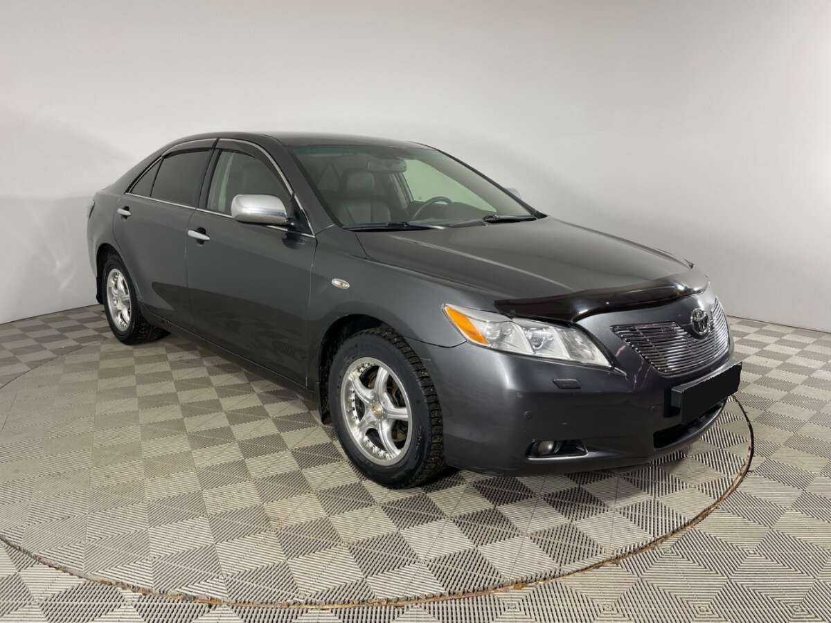 Toyota Camry с пробегом — 2008 год. Фото: #2