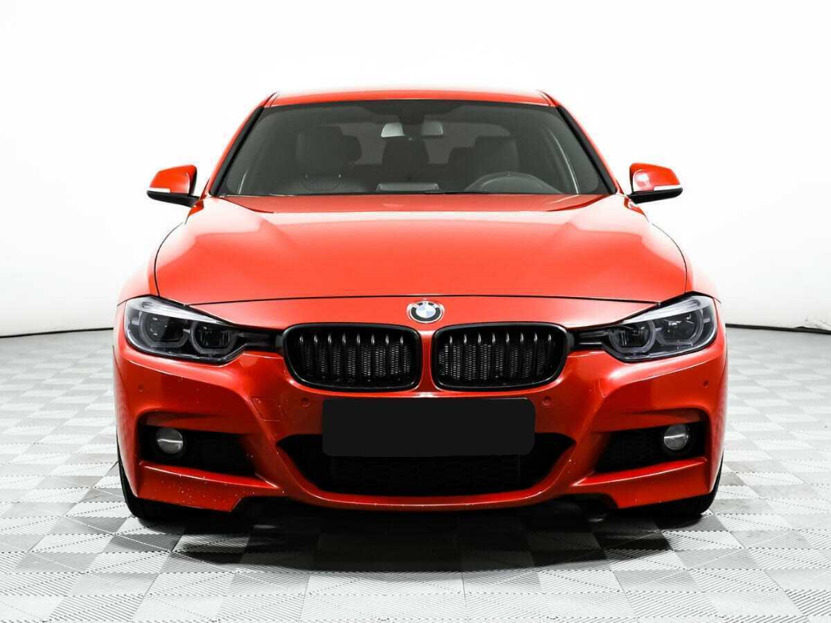 BMW 3 серии с пробегом — 2018 год. Фото: #1