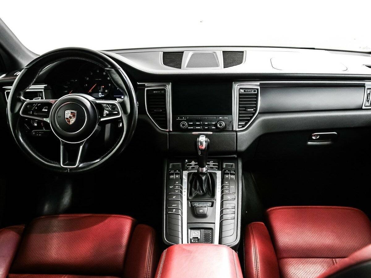 Porsche Macan с пробегом — 2017 год. Фото: #10