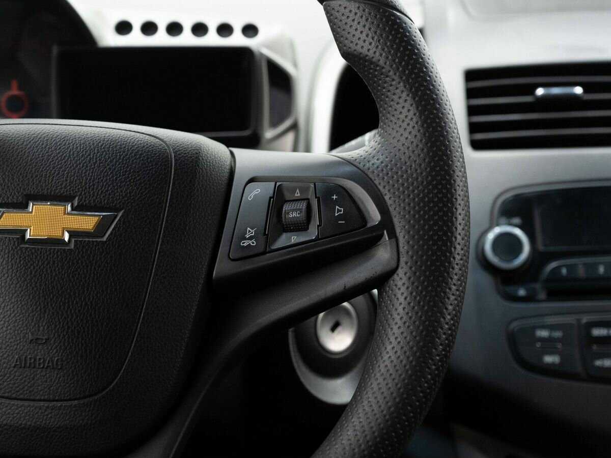 Chevrolet Aveo с пробегом — 2014 год. Фото: #14