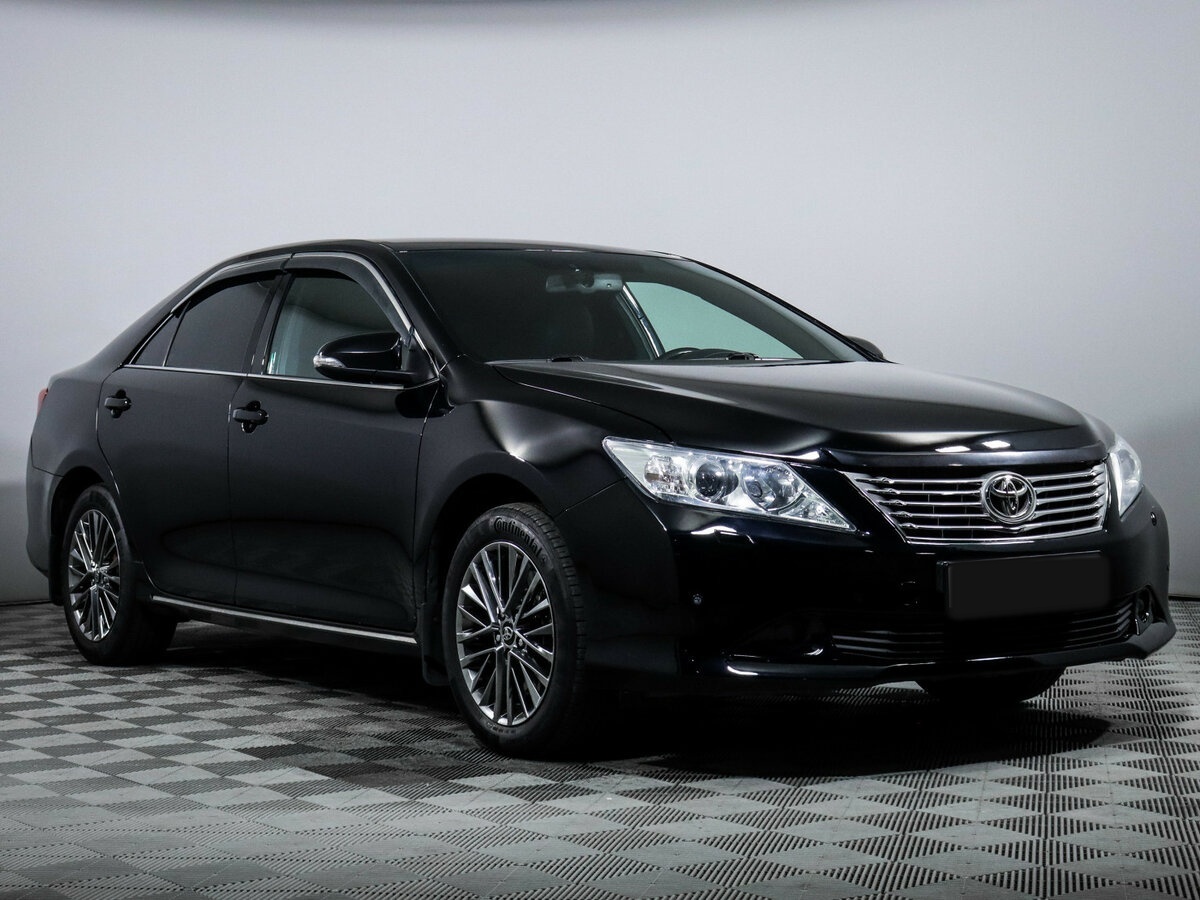 Toyota Camry с пробегом — 2014 год. Фото: #2