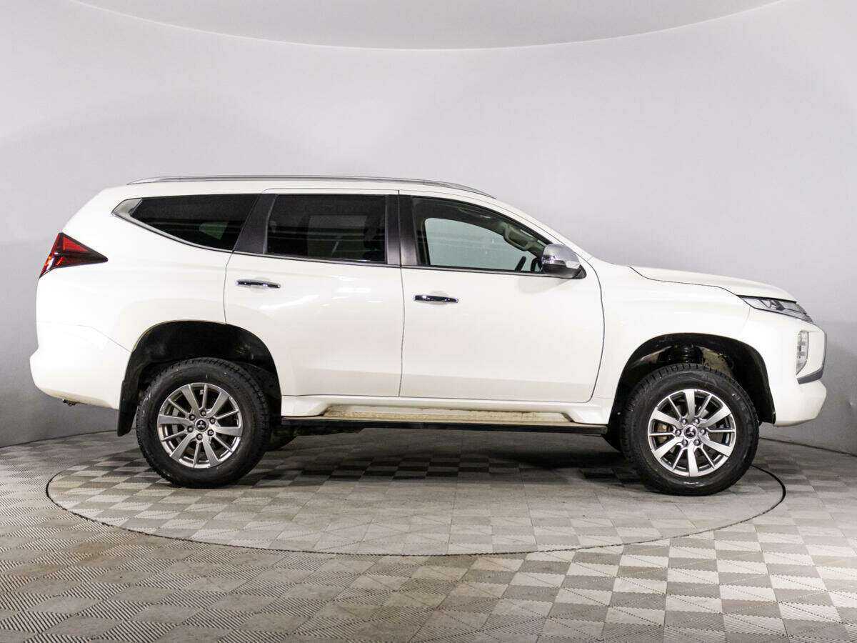 Mitsubishi Pajero Sport с пробегом — 2022 год. Фото: #3