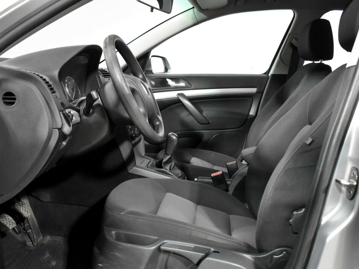 Skoda Octavia с пробегом — 2008 год. Фото: #9
