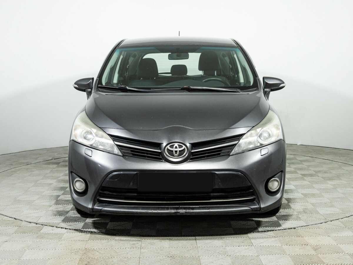 Toyota Verso с пробегом — 2013 год. Фото: #1