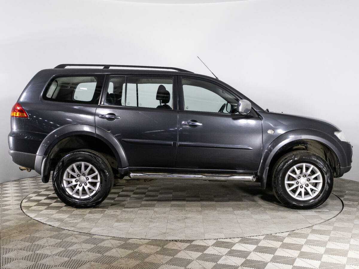 Mitsubishi Pajero Sport с пробегом — 2012 год. Фото: #3