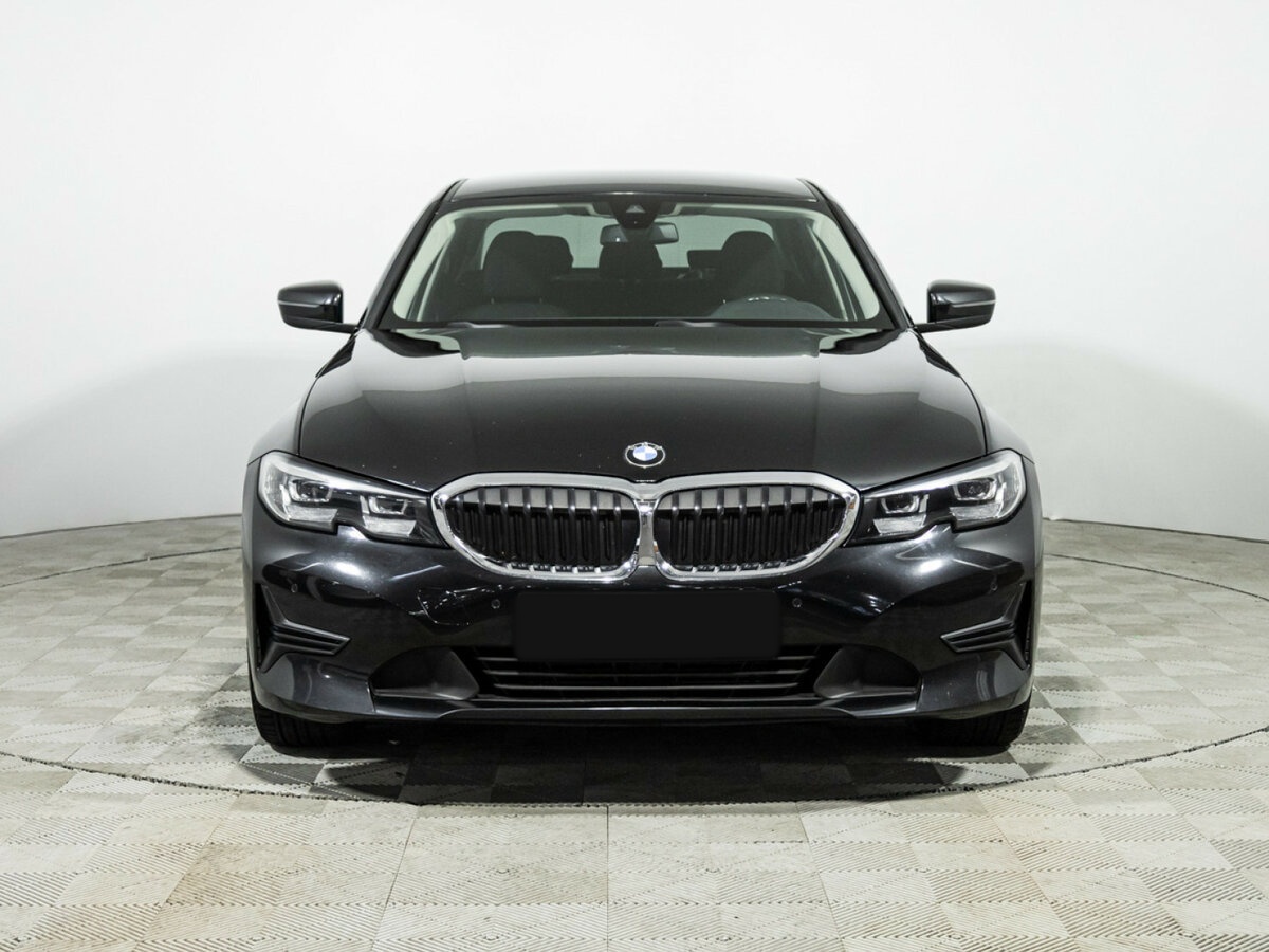 BMW 3 серии с пробегом — 2019 год. Фото: #1