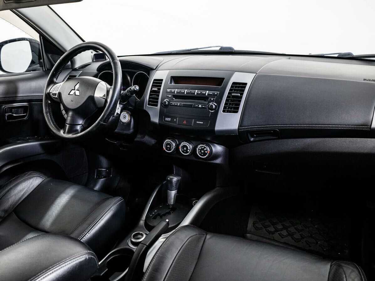 Mitsubishi Outlander с пробегом — 2010 год. Фото: #6