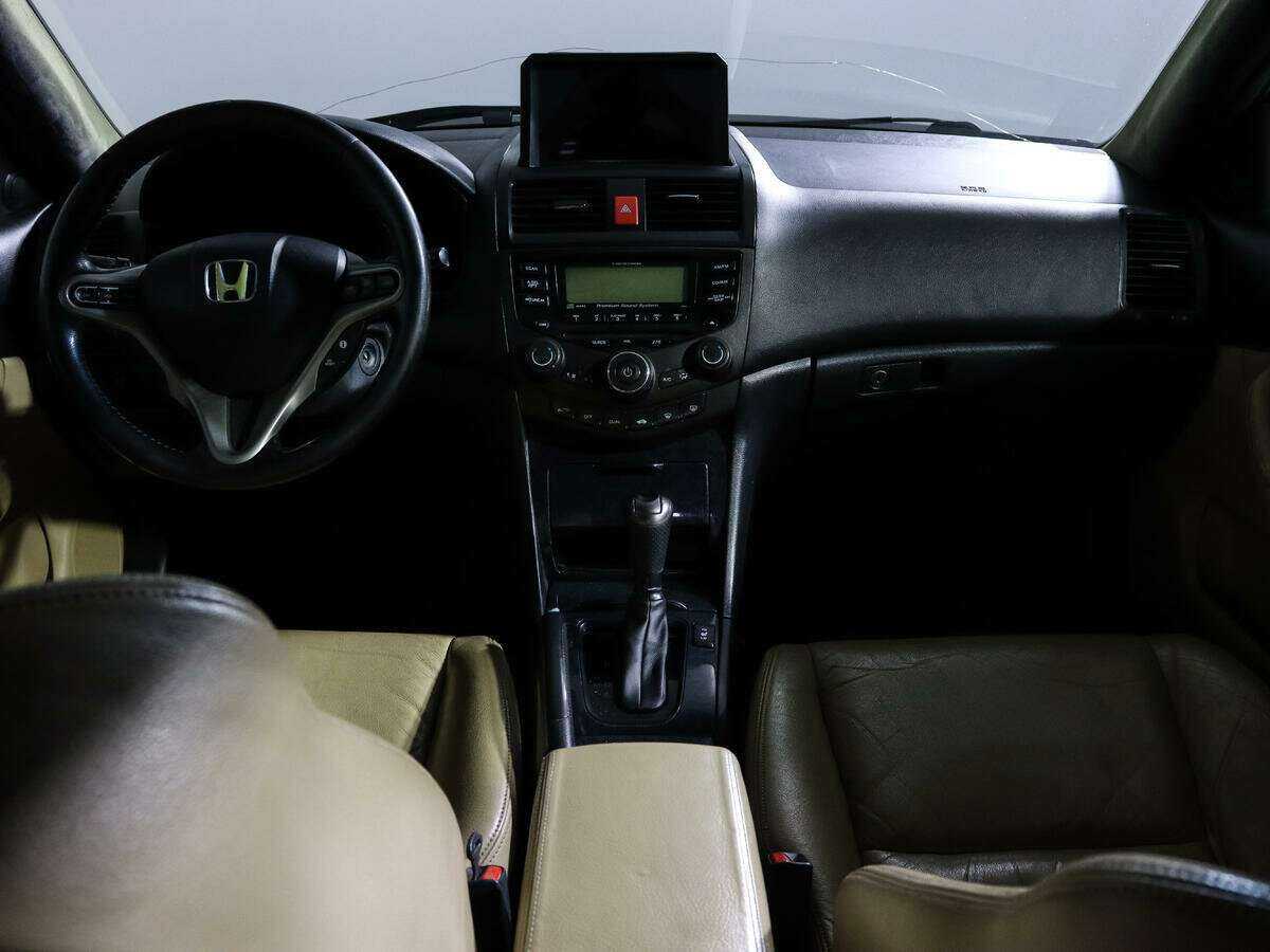 Honda Accord с пробегом — 2004 год. Фото: #9