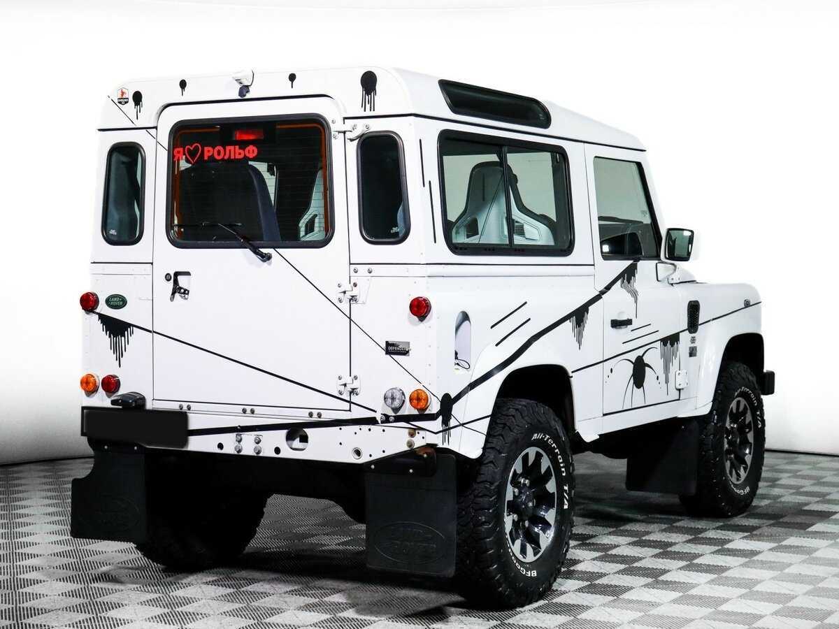 Land Rover Defender с пробегом — 2013 год. Фото: #4