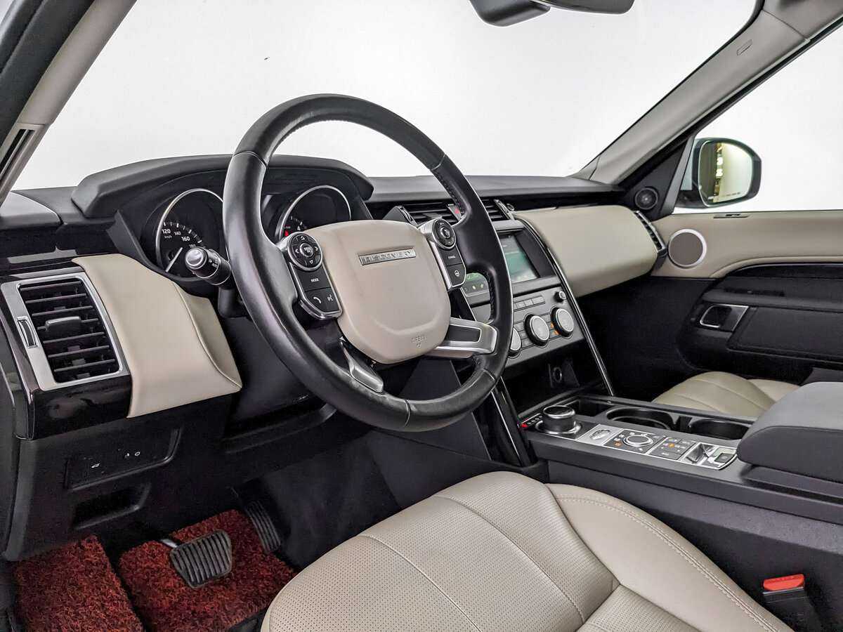 Land Rover Discovery с пробегом — 2018 год. Фото: #13